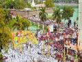 लक्ष-लक्ष हातांनी बरसल्या अक्षता - Marathi News | Eye-catching attention | Latest maharashtra News at Lokmat.com