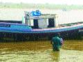 इंजिन बंद, ६ मच्छीमारांची सुटका - Marathi News | Engine freed, 6 fishermen rescued | Latest maharashtra News at Lokmat.com