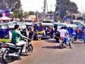 मालेगावी वाहतूक कोंडी - Marathi News | Malegaavi Traffic Dodge | Latest nashik News at Lokmat.com