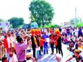 मालेगाव, दाभाडीत चक्का जाम आंदोलन - Marathi News | Malegaon, Dabhadeit Chakka Jam movement | Latest nashik News at Lokmat.com