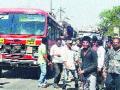 बसचालक, वाहकाची दादागिरी; टॅक्टरचालक शेतकऱ्यास मारहाण - Marathi News | Bus operator, carrier's bullying; A farmer assaulting a truck driver | Latest nashik News at Lokmat.com