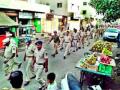 वडाळागावात पोलिसांचे संचलन - Marathi News | Transit of police in Wadala Nagar | Latest nashik News at Lokmat.com