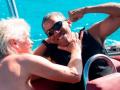 वॉटर स्पोर्टचा थरार अनुभवताना बराक ओबामा! - Marathi News | Barack Obama while experiencing water sports thrills! | Latest international News at Lokmat.com