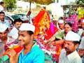 गर्दीत ‘पर्वणी’ साधण्यासाठी स्पर्धा - Marathi News | Competition to adapt to 'crowd' in the crowd | Latest nashik News at Lokmat.com