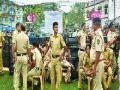 पोलिसांचे सुरक्षा कवच - Marathi News | Police protection armor | Latest mumbai News at Lokmat.com