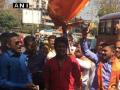 BMC ELECTION RESULTS : सेनाभवनाबाहेर शिवसैनिकांची गर्दी - Marathi News | BMC ELECTION RESULTS: Shivsainik's crowd outside the Army Bhavana | Latest maharashtra News at Lokmat.com