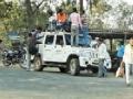 धोकादायक प्रवासी वाहतूक : - Marathi News | Dangerous Passenger Traffic: | Latest gadchiroli News at Lokmat.com