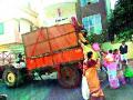 पाथर्डी शिवारात जुन्याच घंटागाड्या - Marathi News | Old clutches in Pathardi Shivar | Latest nashik News at Lokmat.com