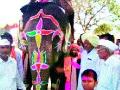 निऱ्हाळे येथे हजारो भाविकांची मांदियाळी - Marathi News | Hundreds of thousands of pilgrims visit the Nikhala | Latest nashik News at Lokmat.com