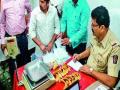 लोहमार्ग पोलिसांनी जप्त केले कोट्यवधींचे सोने - Marathi News | Railway police seized billions of crores of gold seized | Latest pune News at Lokmat.com