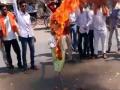 अरुंधती भट्टाचार्यांचा प्रतिकात्मक पुतळा जाळला - Marathi News | A symbolic statue of Arundhati Bhattacharya was burnt | Latest maharashtra News at Lokmat.com