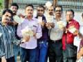 जुन्या नोटा बदलवण्यासाठी नागरिकांची अजूनही भटकंती - Marathi News | Citizens still wander to change old currency | Latest nagpur News at Lokmat.com
