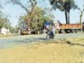 लोहदगडाचे २१ ट्रक थांबविले - Marathi News | 21 trucks of Lohadgad stopped | Latest gadchiroli News at Lokmat.com