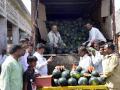 सात रुपये किलो : भरमसाठ आवक वाढल्याने टरबूज स्वस्त! - Marathi News | 7 kg per kg: Watermelon is cheaper due to increase in arrivals. | Latest nashik News at Lokmat.com
