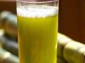 ऊसाचा रस फ्रिजमध्ये गारेगार करावा का? - Marathi News | Should sugarcane juice be stored in the refrigerator? | Latest oxygen News at Lokmat.com