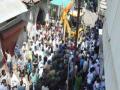 धुळे येथे भाजी बाजाराची इमारत पाडण्यावरून तणाव - Marathi News | Tension on vegetable market building in Dhule | Latest dhule News at Lokmat.com