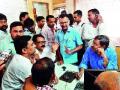 दिंडोरीत जिल्हा बँकेच्या व्यवस्थापकास घेराव - Marathi News | Dindori district bank managers encircle | Latest nashik News at Lokmat.com