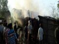 भीषण आगीत दोन घरांची राखरांगोळी - Marathi News | The horrific fire blazes two homes | Latest buldhana News at Lokmat.com