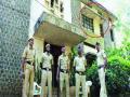पोलिसांनीच लाटले चोरीतील नऊ कोटी - Marathi News | Police rob the robbery of nine crore | Latest maharashtra News at Lokmat.com