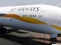 जेट एअरवेजचे विमान थोडक्यात बचावले - Marathi News | Jet Airways plane briefly escapes | Latest mumbai News at Lokmat.com