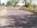 पुलाचे संरक्षक कठडे तुटले - Marathi News | The guard's guard broken hard | Latest vardha News at Lokmat.com
