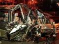 मुंबईत कार आणि ट्रकच्या भीषण अपघातात 9 गंभीर - Marathi News | 9 serious in the accident of car and truck in Mumbai | Latest maharashtra News at Lokmat.com