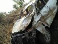 वाशिम-शेलूबाजार मार्गावर ‘ईनोव्हा’ला अपघात! - Marathi News | An accident on the Washim-Saleabazar road accident | Latest vashim News at Lokmat.com