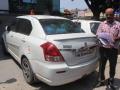 अनाधिकृत अंबर दिवा वापरणाऱ्या गाडीवर गुलाबपुष्प वाहीले - Marathi News | Gulab Pusp was released on the vehicle used by the unauthorized Amber lamp | Latest kolhapur News at Lokmat.com
