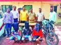 कोम्बिंग आॅपरेशनमध्ये तीन मोबाइल चोरटे जेरबंद - Marathi News | Three Mobile Thieves Jerked in Combing Operation | Latest nashik News at Lokmat.com