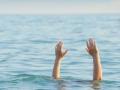आक्सा बीचवर बुडणाऱ्या तीन तरुणांना वाचवले - Marathi News | Axa saved three youths drowning on the beach | Latest maharashtra News at Lokmat.com