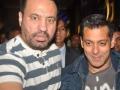सलमानचा बॉडीगार्ड "शेरा"चा पगार किती माहितीये का? - Marathi News | How much does Salman's Bodyguard "Let's Pay"? | Latest filmy News at Lokmat.com
