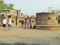 ऐतिहासिक किल्ल्याची स्वच्छता सुरूच - Marathi News | Clean up the historic fort | Latest chandrapur News at Lokmat.com