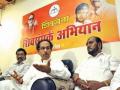 तूर खरेदीच्या मुद्यावरून शेतकऱ्यांची दिशाभूल! - Marathi News | Farmers misunderstood the purchase of tur | Latest maharashtra News at Lokmat.com