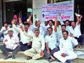 सटाण्याच्या संचालकांचे नाशकात उपोषण - Marathi News | Fasting in the Nashik district's protest rally | Latest nashik News at Lokmat.com