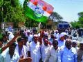 जिल्हाभर कॉग्रेसचे रास्ता रोको आंदोलन - Marathi News | Stop the movement of the Congress across the district | Latest buldhana News at Lokmat.com