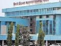 पिंपरी-चिंचवड महापालिकेच्या महिला अधिका-याला दमबाजी आणि मारहाण - Marathi News | Pimpri-Chinchwad Municipal Corporation's woman officer was arrested and beaten | Latest maharashtra News at Lokmat.com