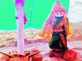 देशातील पहिलाच टिकाव-फावड्याचा विवाह - Marathi News | Country's first sustainable wedding | Latest maharashtra News at Lokmat.com