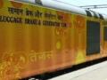 "तेजस"मध्ये आता जेवणही मिळणार - Marathi News | "Tejas" now will get a meal | Latest maharashtra News at Lokmat.com