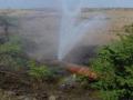 तापी जलवाहिनीला बाभळेजवळ पुन्हा गळती! - Marathi News | Tapti water channel again leakage against bhabal! | Latest dhule News at Lokmat.com