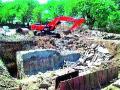देशवंडीतील पुलाचे बांधकाम पाडले - Marathi News | The construction of the bridge was demolished | Latest nashik News at Lokmat.com