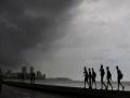 मुंबईला मान्सूनपूर्व सरींचा इशारा - Marathi News | Monsoon forecast for Mumbai | Latest maharashtra News at Lokmat.com