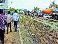 भाजीपाला, दूध रस्त्यावर - Marathi News | Vegetable, milk on the road | Latest maharashtra News at Lokmat.com
