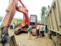 शेतकऱ्यांच्या तक्रारीवरून नायब तहसीलदारांनी केला जप्तीनामा - Marathi News | Nahab Tehsildar has confiscated the farmers complaint | Latest vardha News at Lokmat.com