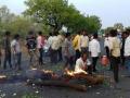 शेतक-यांचा संप चौथ्या दिवशीही सुरूच - Marathi News | The aggrieved workers continued their strike on the fourth day | Latest maharashtra News at Lokmat.com