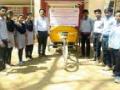 विद्यार्थ्यांनी विकसित केली सौर उर्जेवर चालणारी घंटागाडी - Marathi News | Solar Utility Garbage | Latest vardha News at Lokmat.com