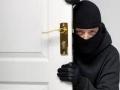 मोबाइल चोर अखेर पोलिसांच्या जाळ्यात - Marathi News | The mobile thief finally got caught in the police net | Latest maharashtra News at Lokmat.com