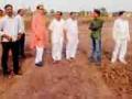 कोरपना तलाव गाळ उपशाची पाहणी - Marathi News | Corpona Lake Mud Subdivision Inspection | Latest chandrapur News at Lokmat.com