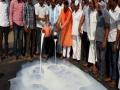 शेतकरी संप: सुकाणू समितीच्या बैठकीला सुरूवात - Marathi News | Farmer's Contact: Steering Committee's meeting begins | Latest maharashtra News at Lokmat.com