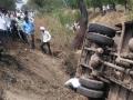 बसच्या धडकेत दोन ठार, बसही उलटली - Marathi News | Two people were killed in the bus crash, the bus was empty | Latest maharashtra News at Lokmat.com