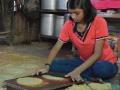 ViDEO : पापड लाटून तिने मिळविले दहावीत यश - Marathi News | ViDEO: She won her double success-1 | Latest maharashtra Videos at Lokmat.com